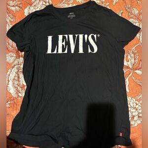 Levi's ~ T-Shirt